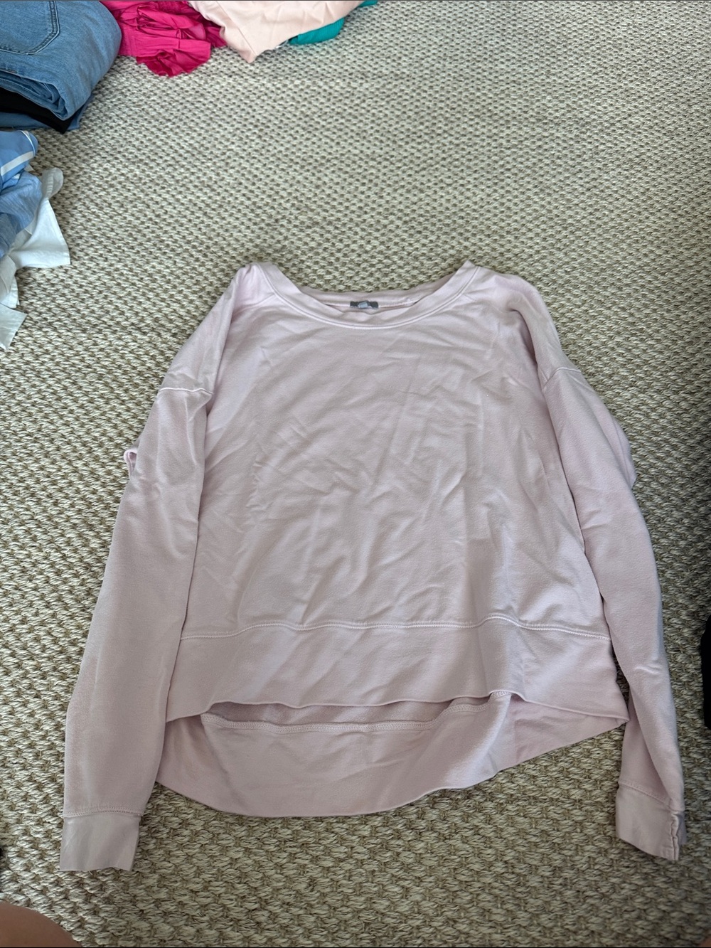 Women’s Blush Pink Pullover Sweatshirt with High-Low Hem